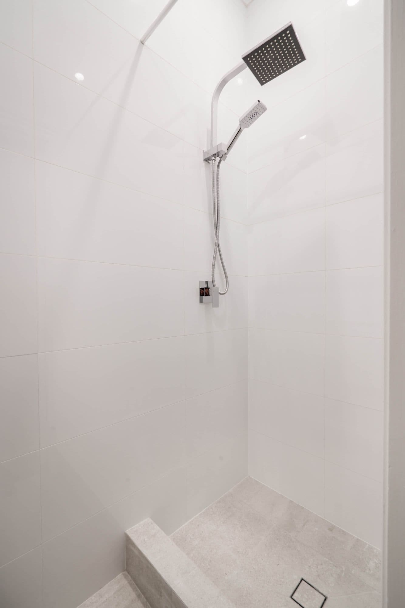 3bathroomgloster/10