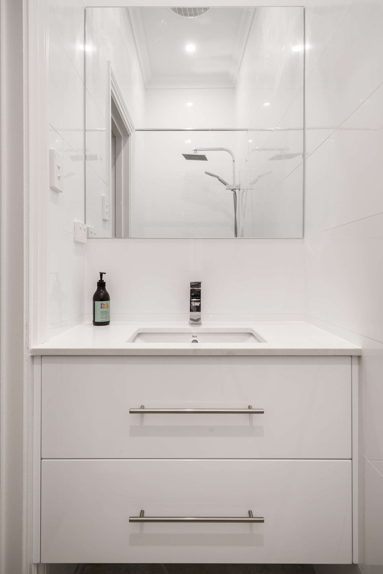 3bathroomgloster/8
