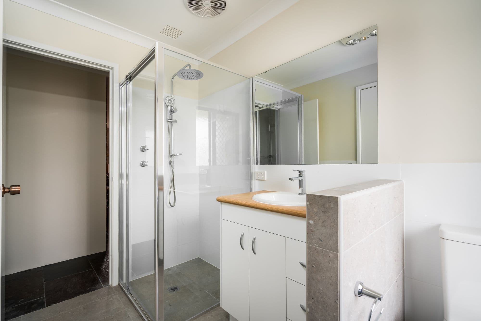 3bathroommynmar/4