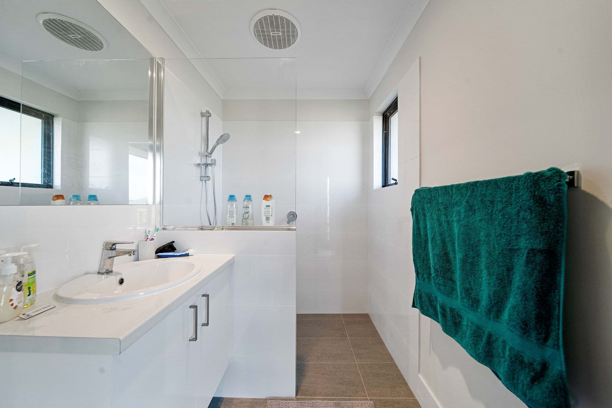 4bathroomadded/4