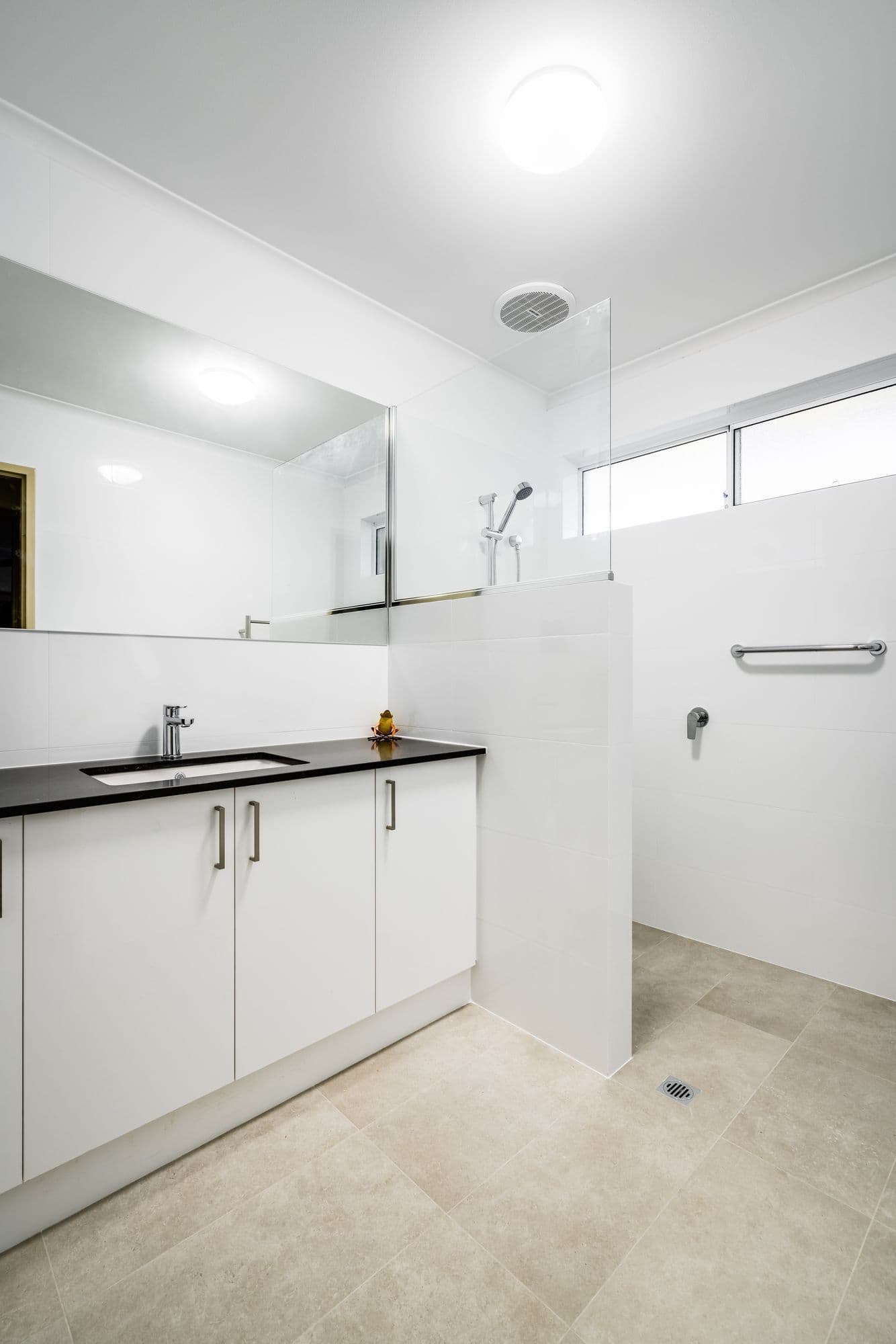 4bathroomdrabble/3