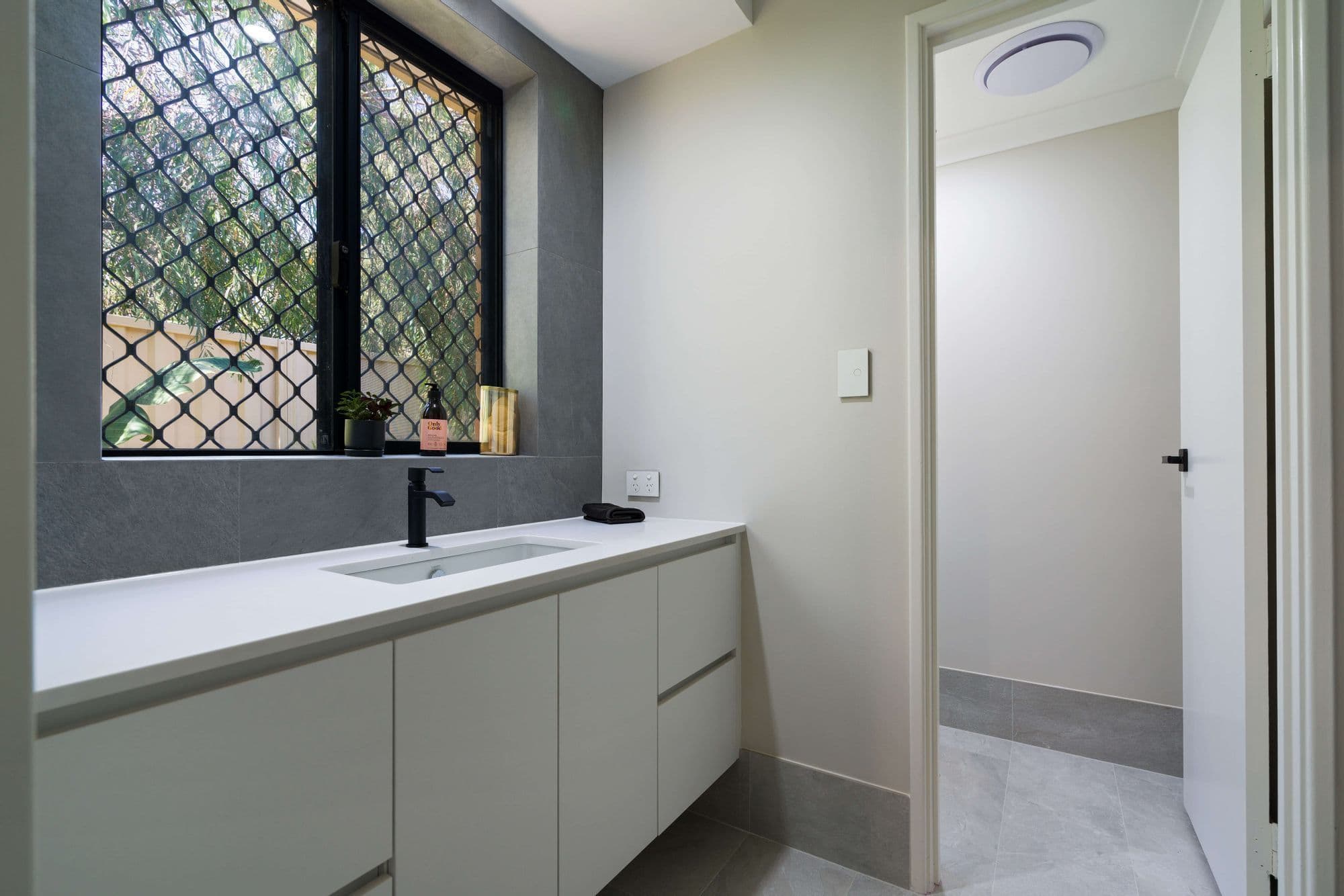 5bathroomreno/12