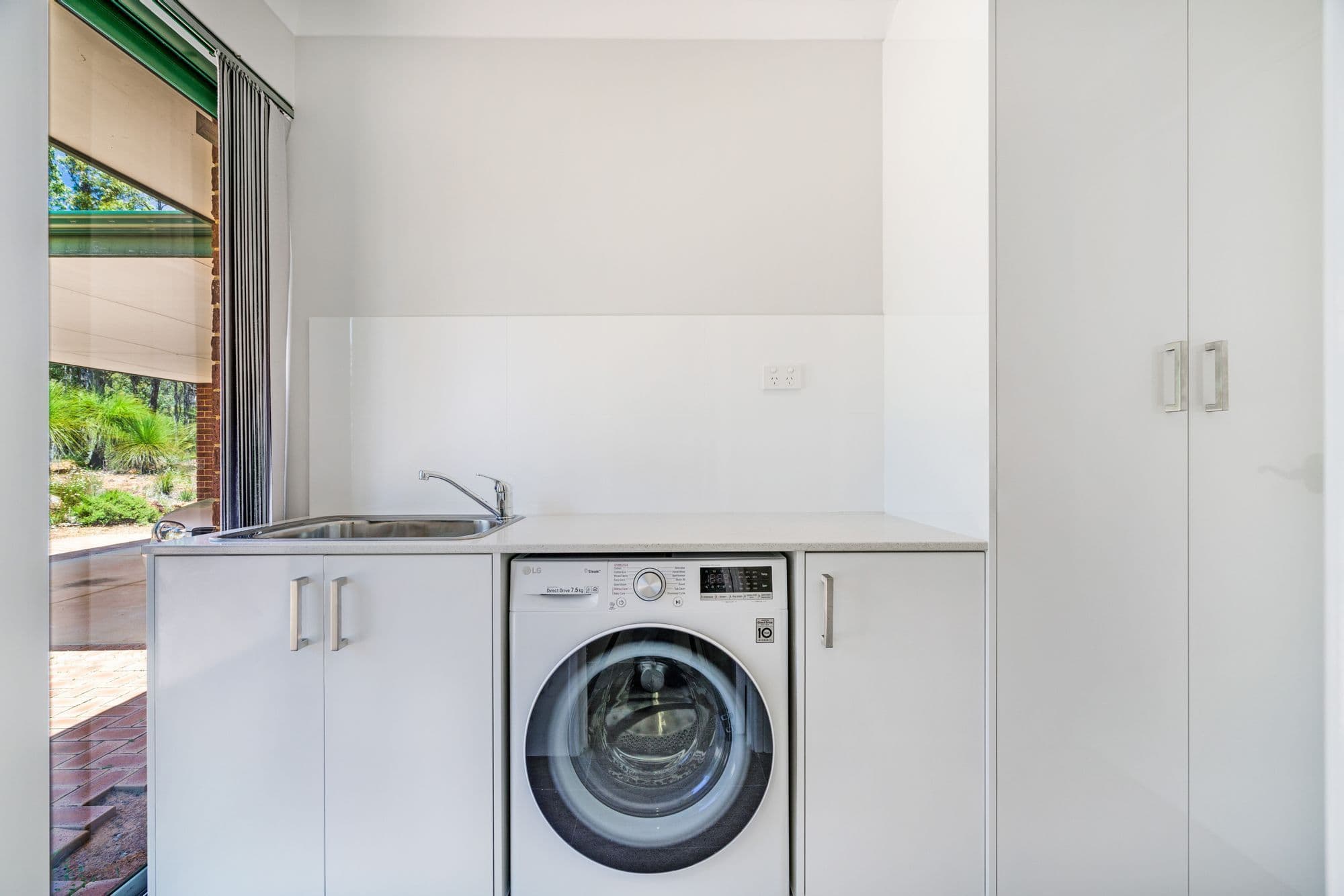 laundryparkerville/4