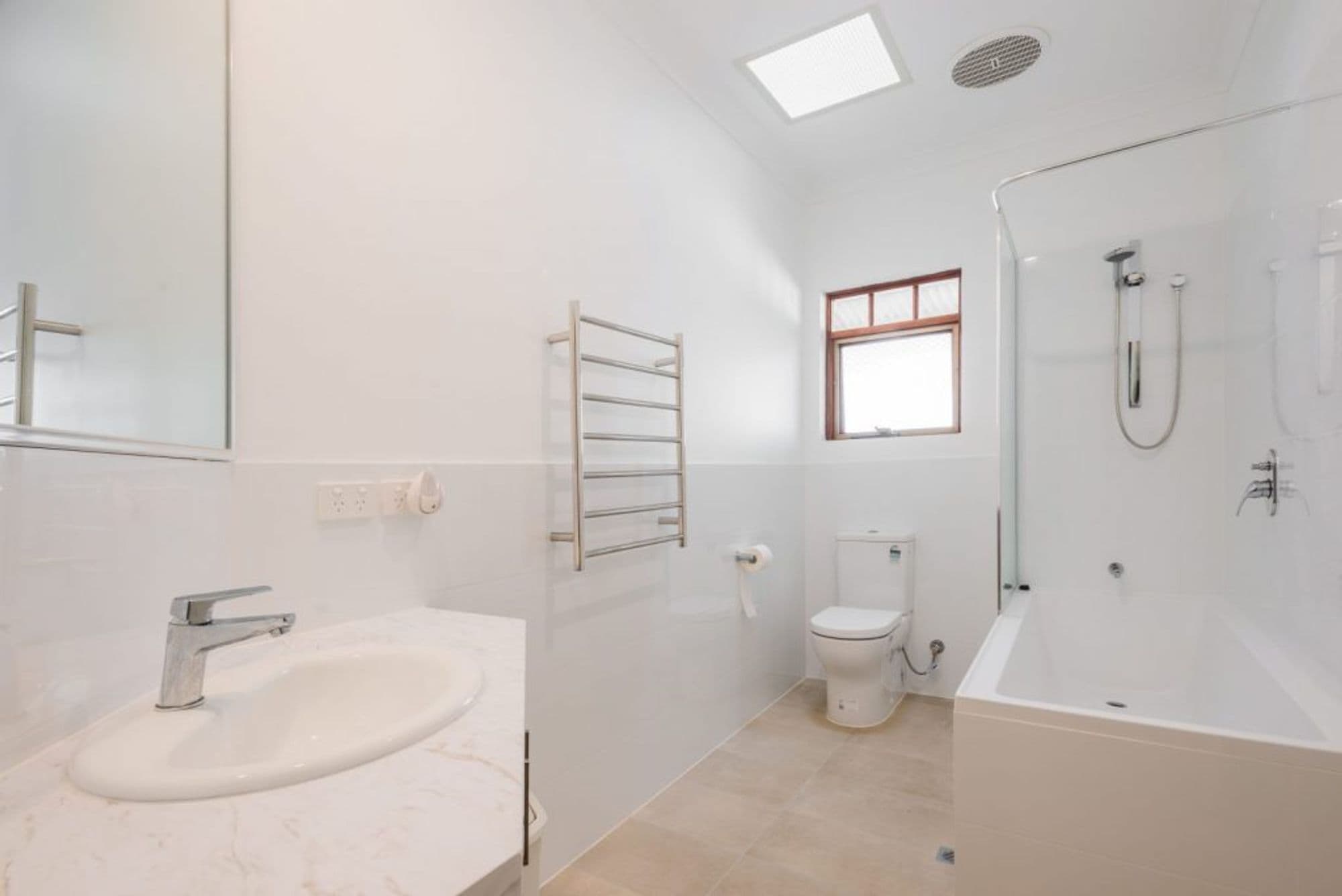2bathroomextratwo/1